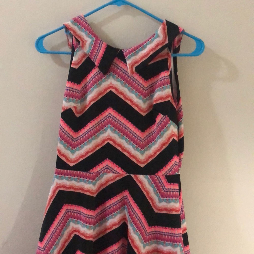 i'm selling a really cute dress